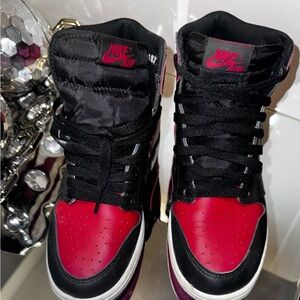 Nike Air Jordan 1 Retro High OG "Bred Banned" sneakers